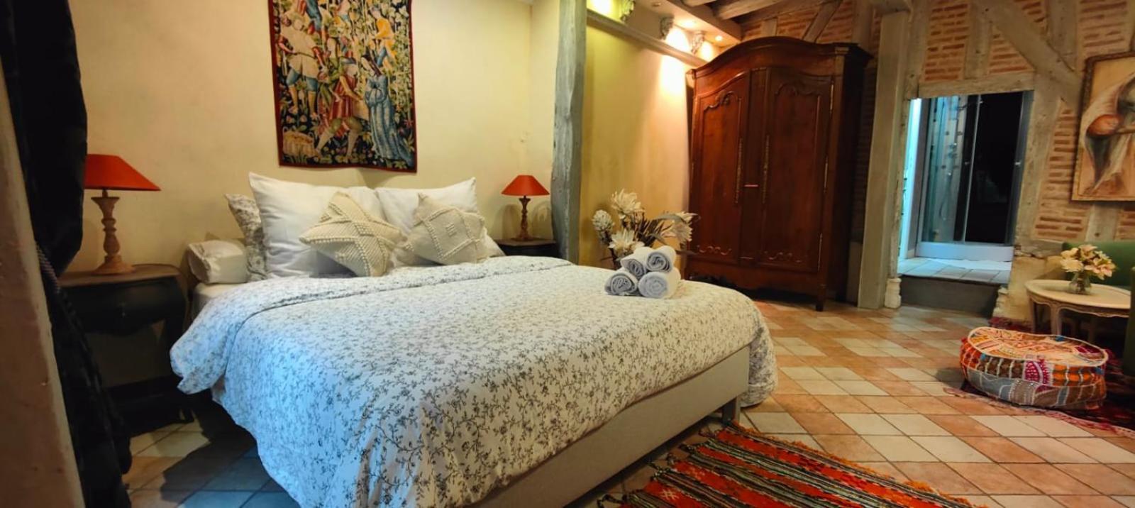 Bed & Breakfast Face Au Chateau Du Clos Luce *