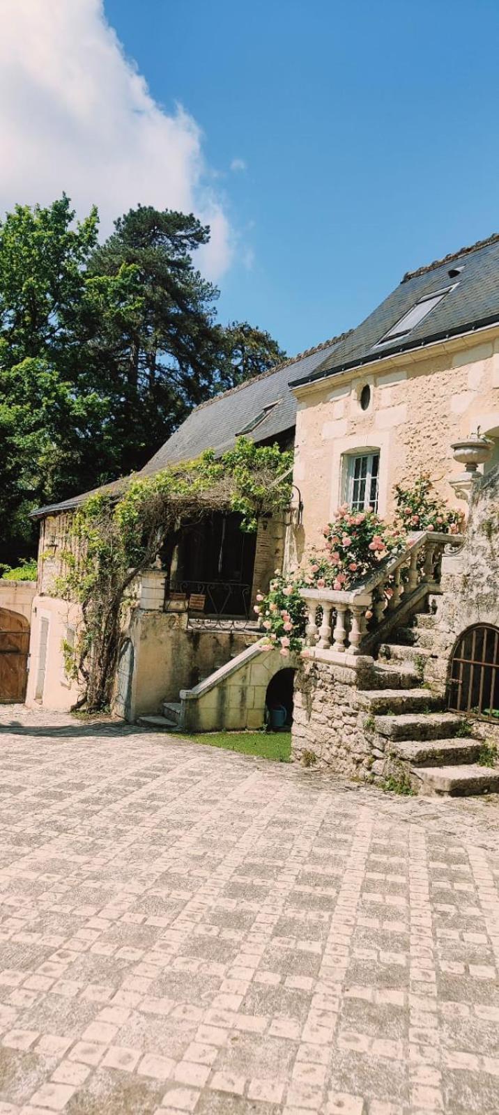 Bed & Breakfast Face Au Chateau Du Clos Luce